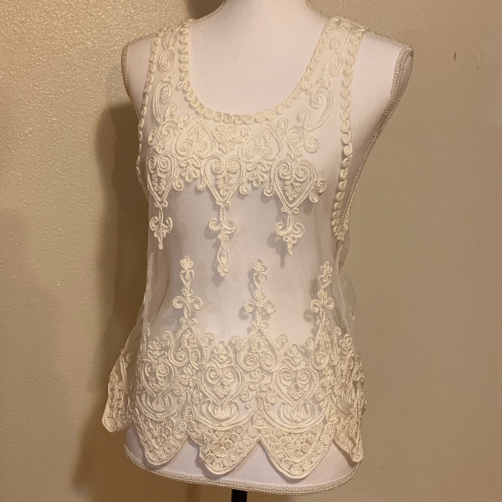 5/$20 💙 Ivory sheer tank blouse